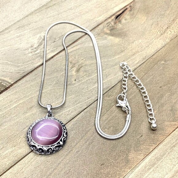 Cats Eye Pendant Necklace Purple Silver Tone Adjustable Length - Picture 2 of 2